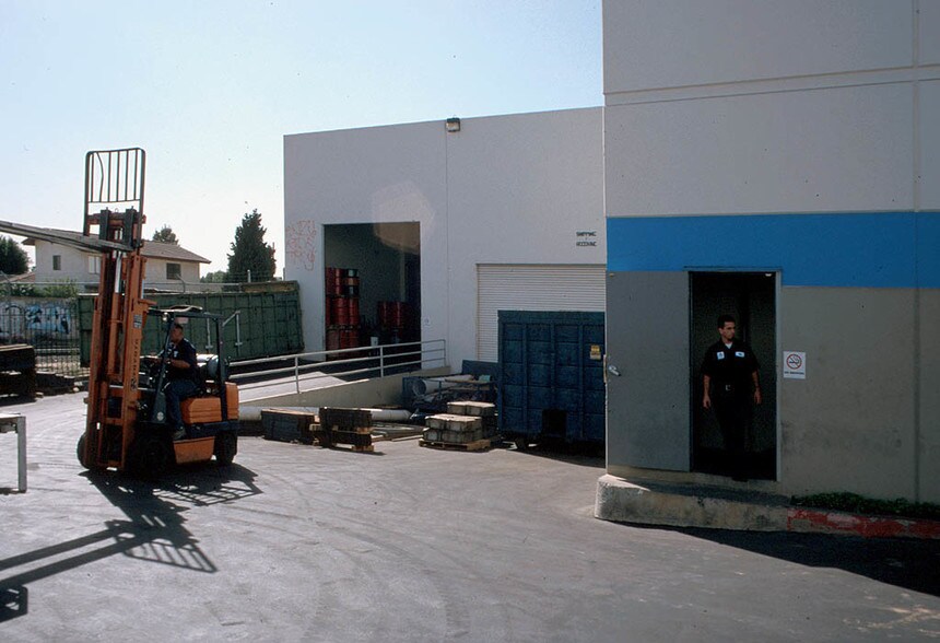 More Photos Of 6048 Triangle Dr, Commerce Warehouse For Lease