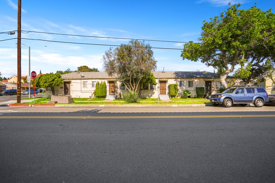 More Photos Of 15954 Vermont Ave, Paramount Multifamily For Sale