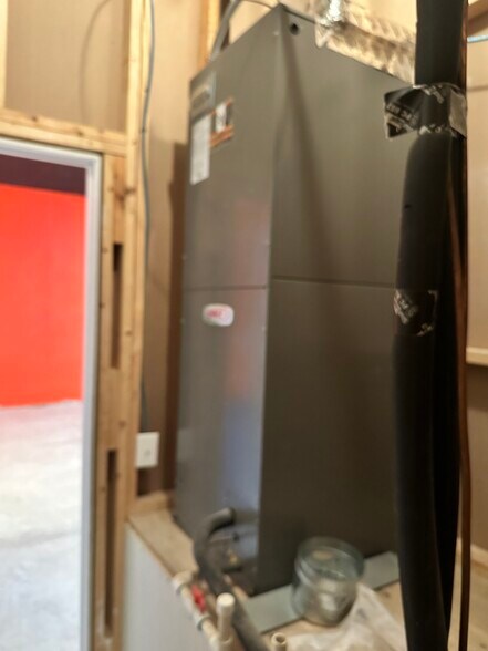More Photos Of 138 Live Oak St, Marlin Storefront Retail Office For Sale