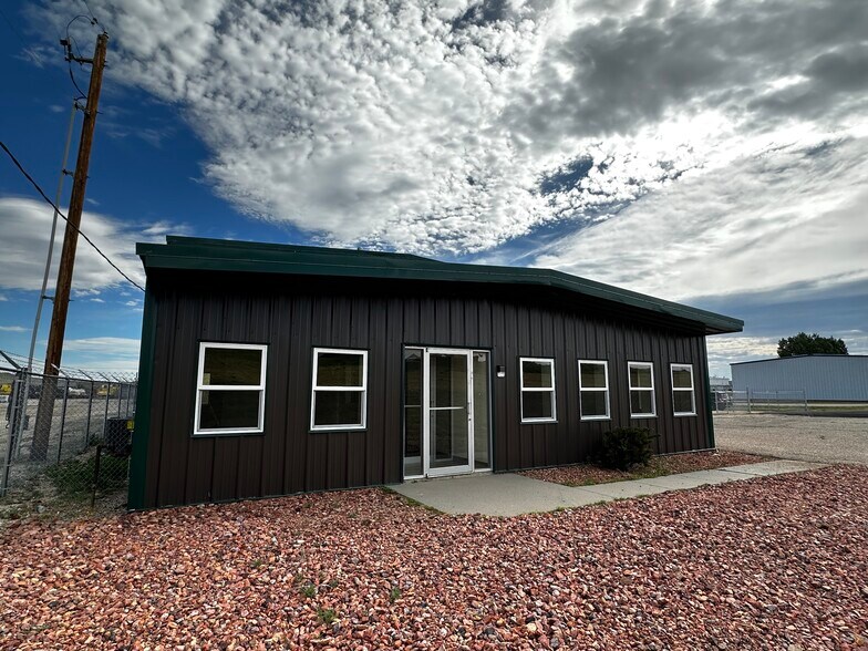 More Photos Of 6400 Yellowstone Hwy, Evansville Warehouse For Lease