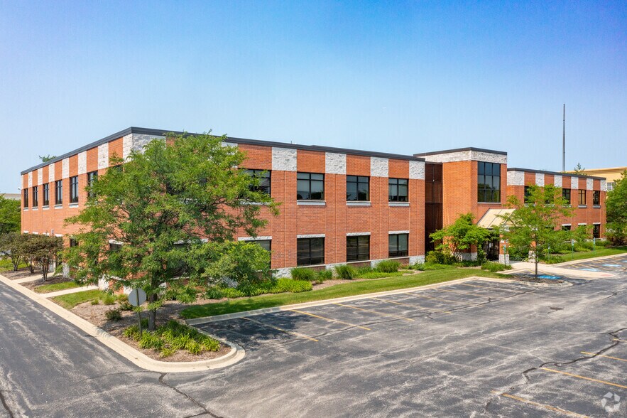 More Photos Of 1500 S Lakeside Dr, Bannockburn Office For Lease