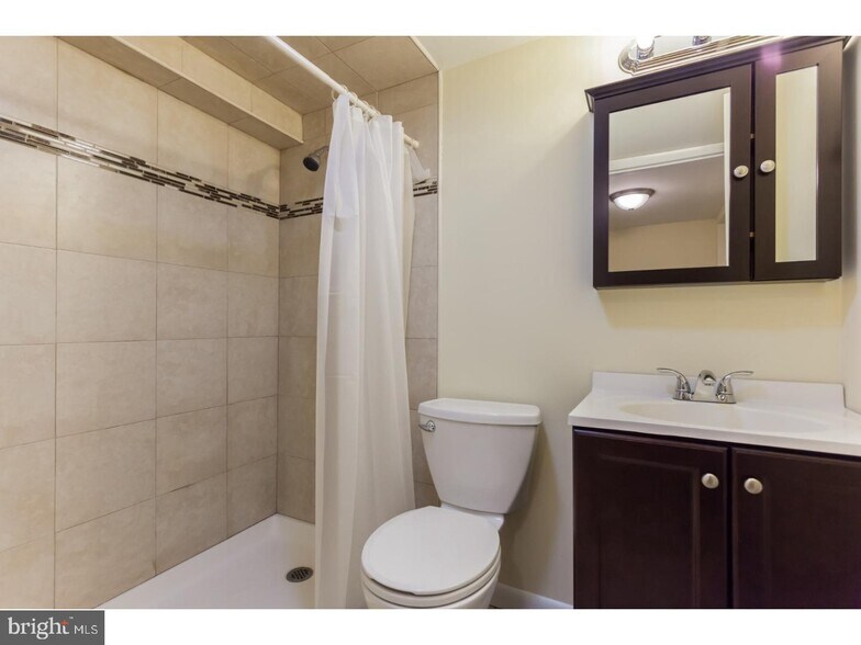 More Photos Of 1841 E Passyunk Ave, Philadelphia Storefront Retail Residential For Sale