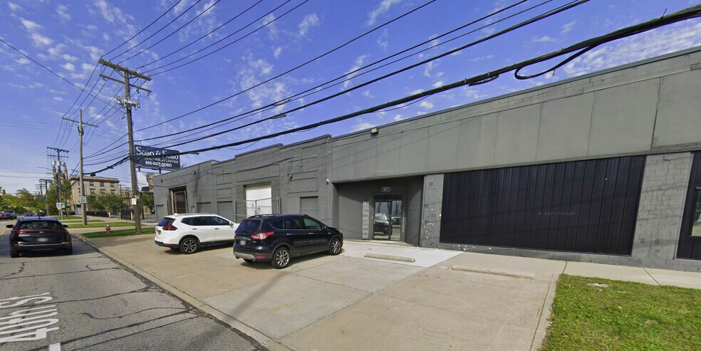 More Photos Of 2081 E 40th St, Cleveland Warehouse For Lease