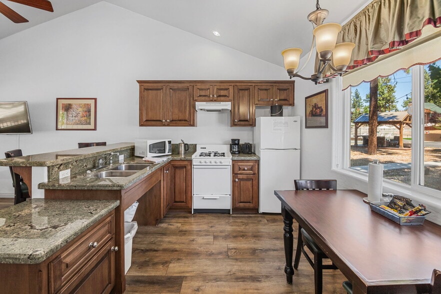 More Photos Of 39756 Big Bear Blvd, Big Bear Lake Hotel For Sale