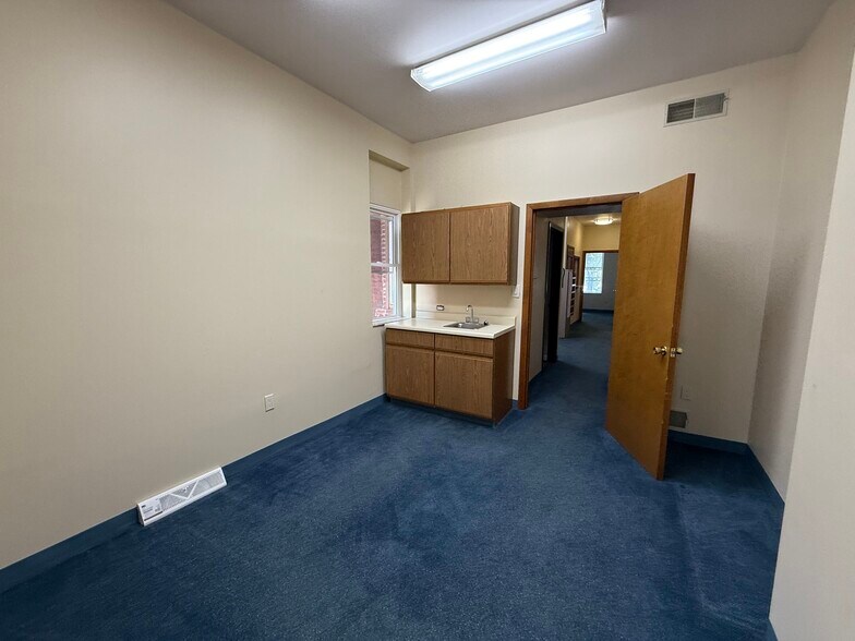 More Photos Of , Pittsburgh Office For Sale