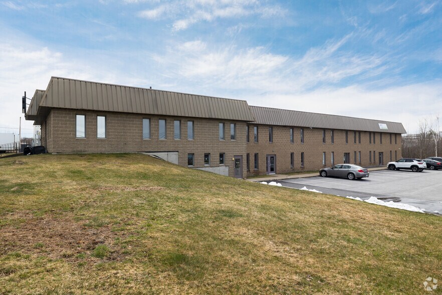 More Photos Of 51 Harvey Rd, Londonderry Warehouse For Lease