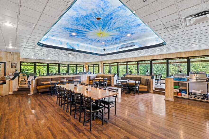 More Photos Of 2001 E Washington St, New Castle Restaurant For Sale