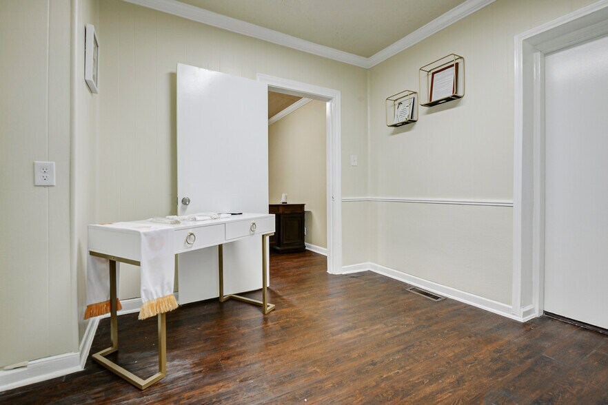 More Photos Of 2601 Prospect St, Houston Medical For Sale