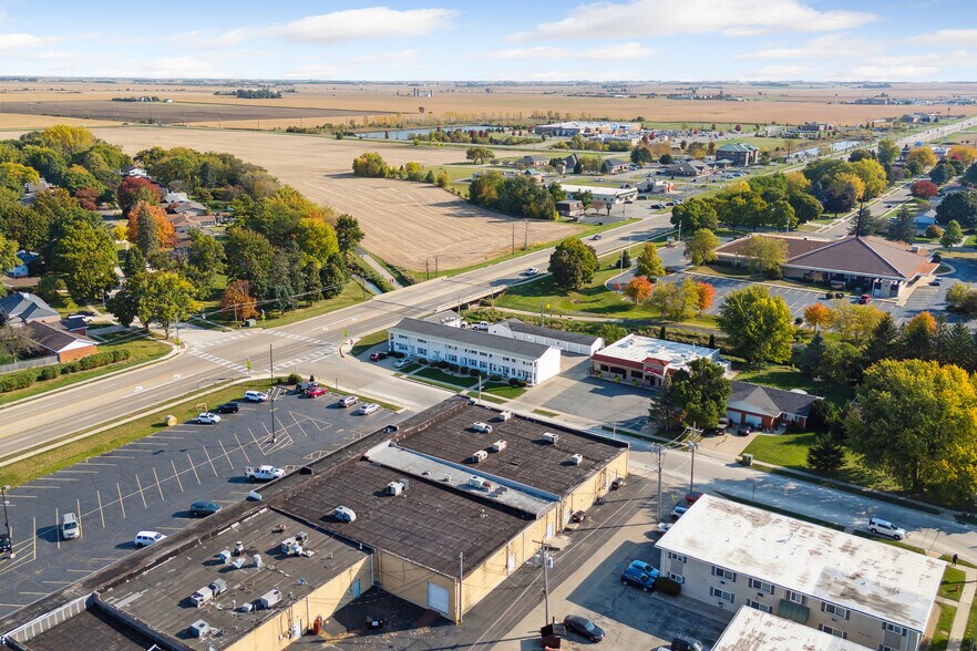 More Photos Of 120-150 May Mart Dr, Rochelle Unknown For Lease