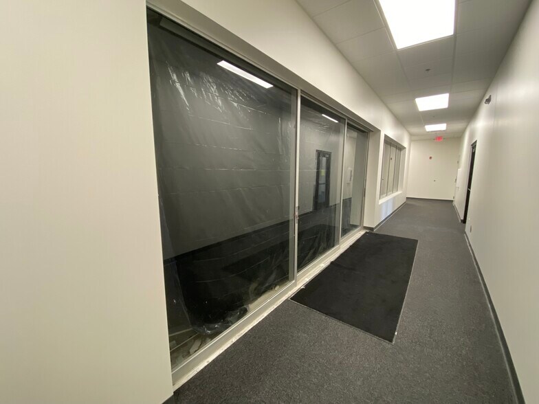 More Photos Of 101 S Main St, Le Sueur Storefront For Lease