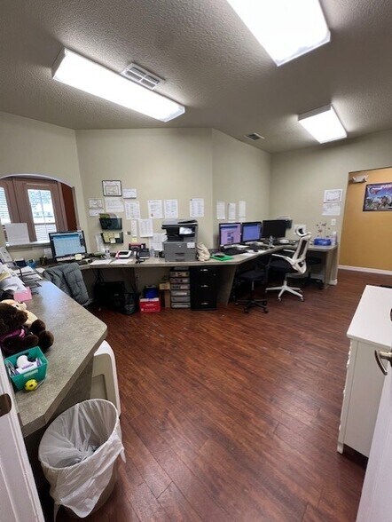 More Photos Of 16606 N Dale Mabry Hwy, Tampa Medical For Sale