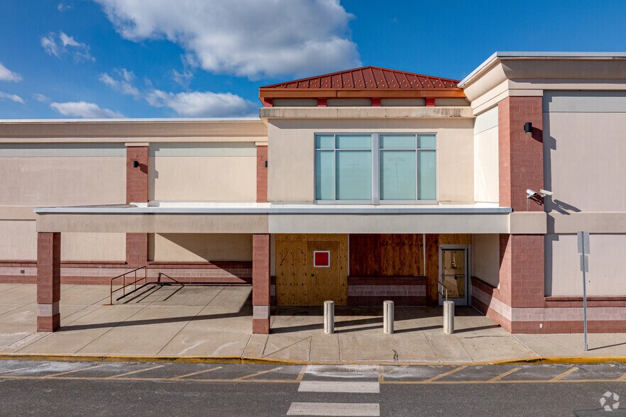 More Photos Of 1221 State Route 27, Somerset Supermarket For Lease