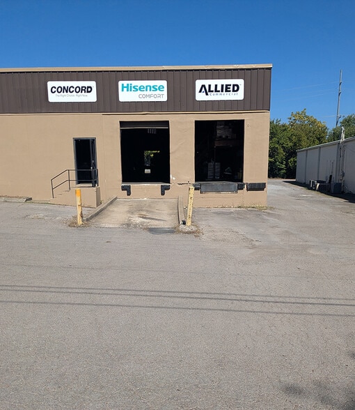 More Photos Of 1922 Elm Tree Dr, Nashville Distribution For Sale