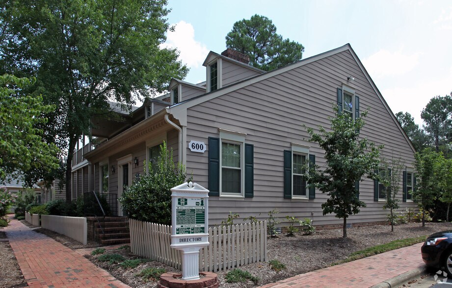 More Photos Of 1829 E Franklin St, Chapel Hill Office For Lease