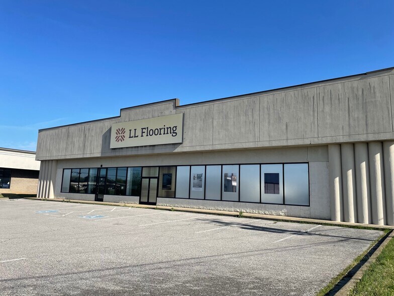 Primary Photo Of 115 Terminal Rd, Clarksville Freestanding For Lease