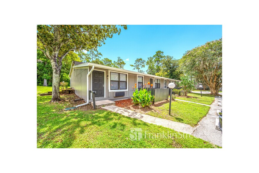 More Photos Of 965 Candlelight Blvd, Brooksville Apartments For Sale