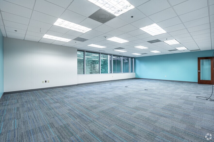 More Photos Of 7501 Boulder View Dr, North Chesterfield Unknown For Lease