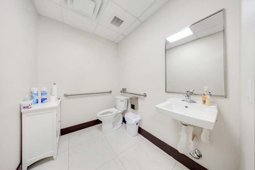 More Photos Of 12601 NW 115th Ave, Medley Warehouse For Lease