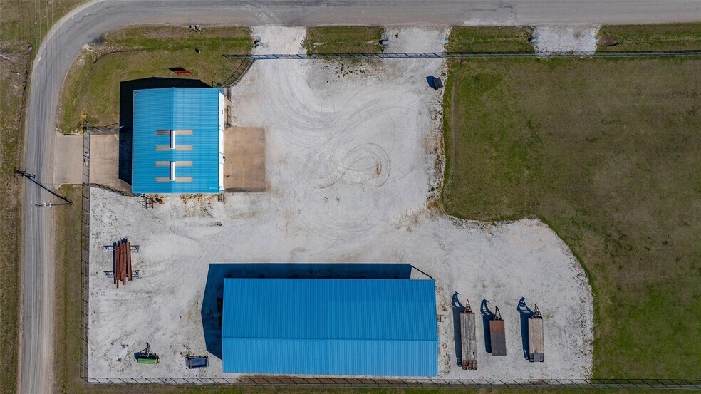 More Photos Of 510 Locust St, Whitesboro Service For Lease