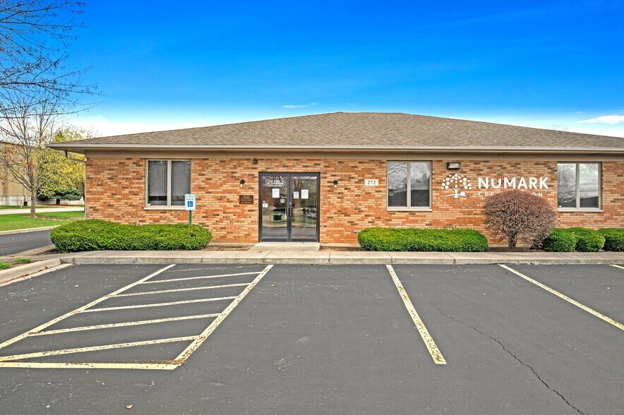 More Photos Of 272 Caterpillar Dr, Joliet Bank For Sale