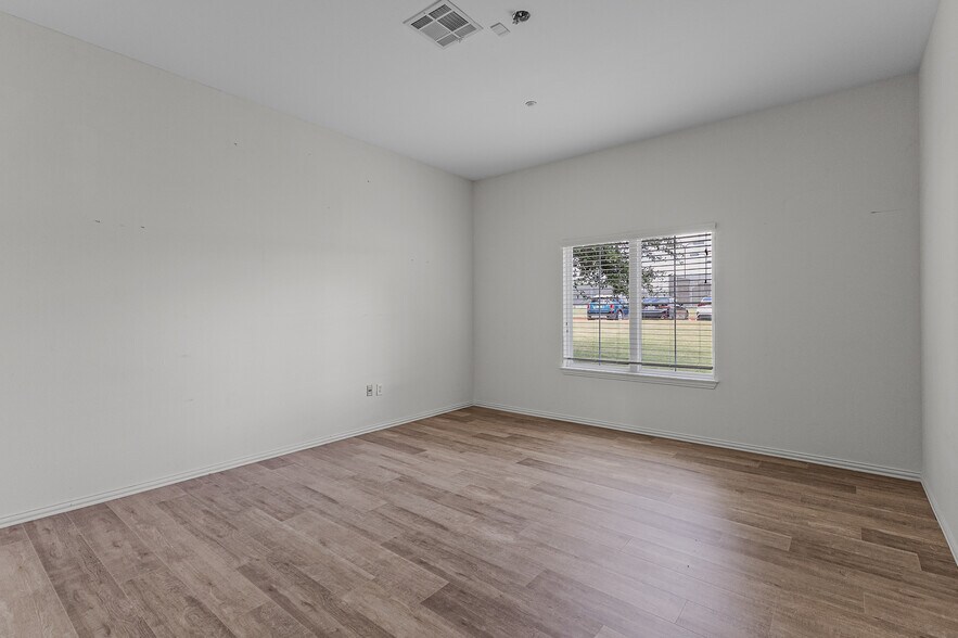 More Photos Of 905 Trophy Club Dr, Trophy Club Office For Lease