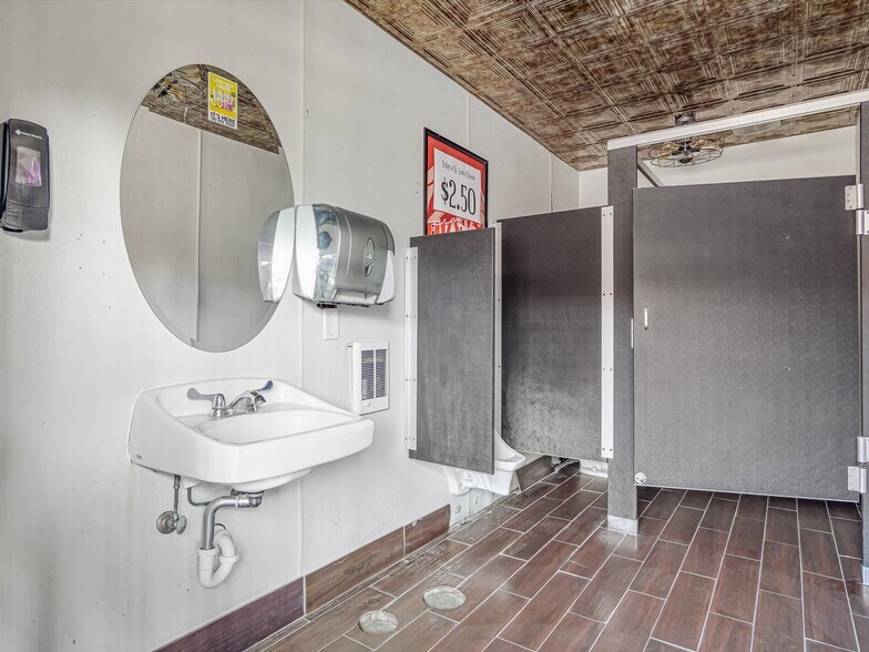 More Photos Of 200 N Main St, Dupo Specialty For Sale