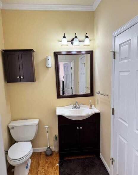 More Photos Of 250 E Cleveland Ave, Norwood Light Distribution For Sale