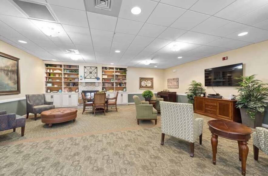 More Photos Of 150 Fox Ridge Dr, Vincennes Congregate Senior Housing For Sale