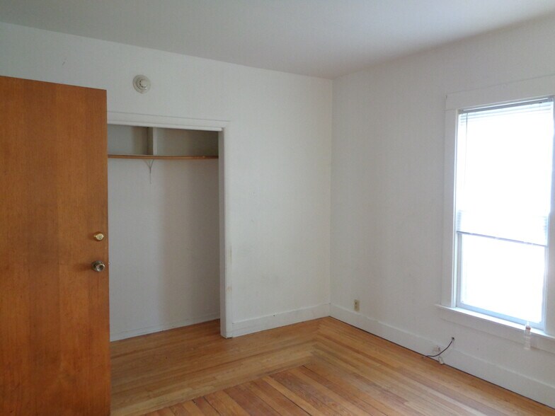 More Photos Of 313 Augusta Ave, Dekalb Apartments For Sale