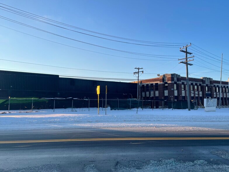 More Photos Of 20263 Hoover St, Detroit Warehouse For Sale