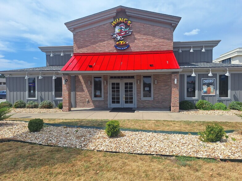 Primary Photo Of 2651 N Glenstone Ave, Springfield Restaurant For Sale