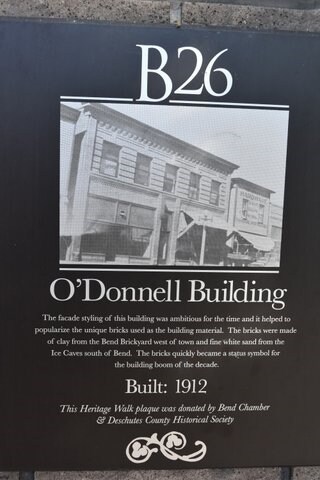 More Photos Of 925 NW Wall St, Bend Storefront Retail Office For Lease