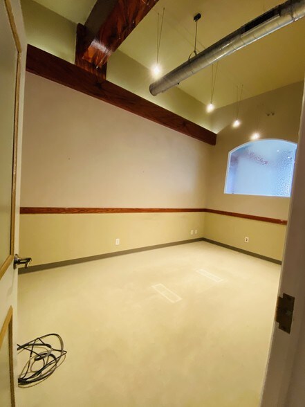 More Photos Of 1108 Olive St, Saint Louis Office For Sale