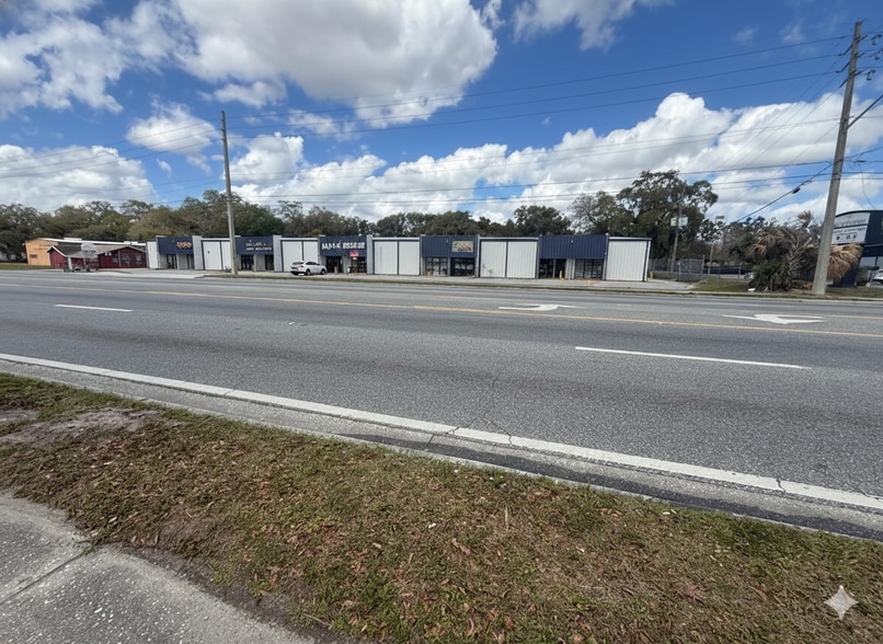 More Photos Of 4437-4451 Old Winter Garden Rd, Orlando Flex For Lease
