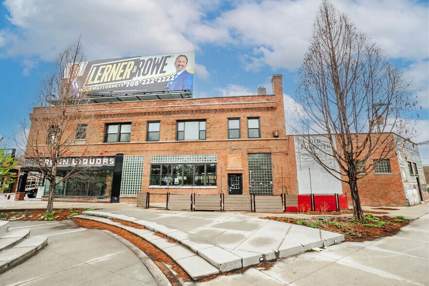 More Photos Of 2821-2823 N Milwaukee Ave, Chicago Storefront For Lease