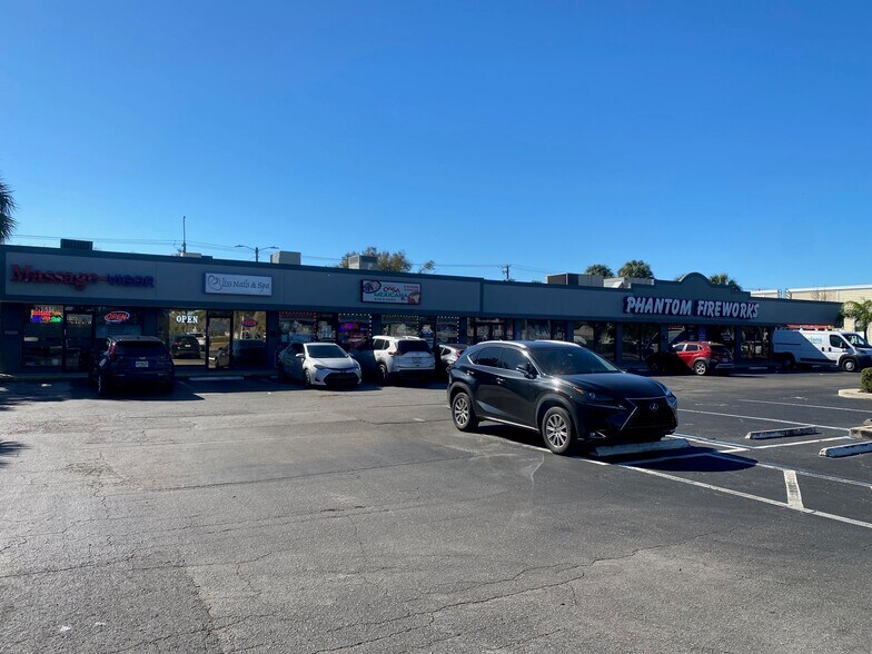 More Photos Of 3642-3684 W Gandy Blvd, Tampa Storefront For Sale