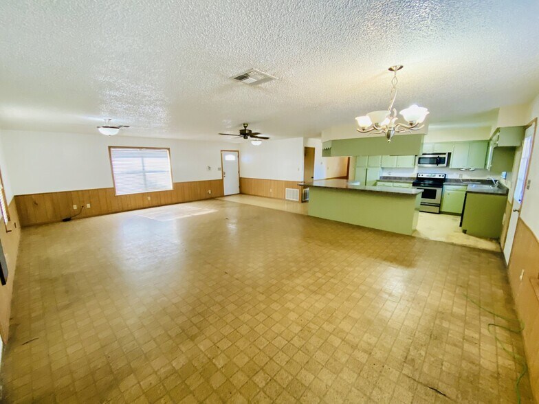 More Photos Of 1014 W County Line Rd, New Braunfels Office Residential For Sale