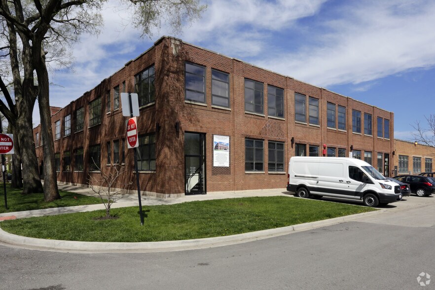 Primary Photo Of 5100 N Ravenswood Ave, Chicago Loft Creative Space For Lease