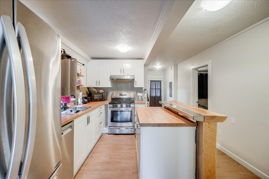 More Photos Of 1007 Gordon St, Nelson Apartments For Sale