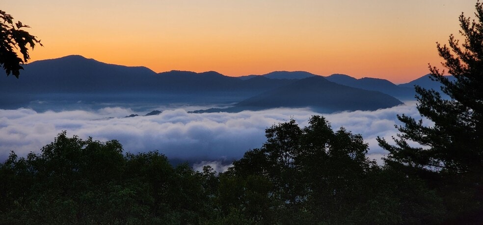 More Photos Of 290 N Main St, Robbinsville Hotel For Sale