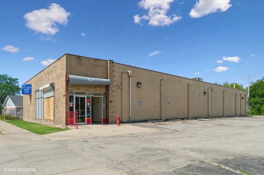 Primary Photo Of 610 S Genesee St, Waukegan Convenience Store For Lease