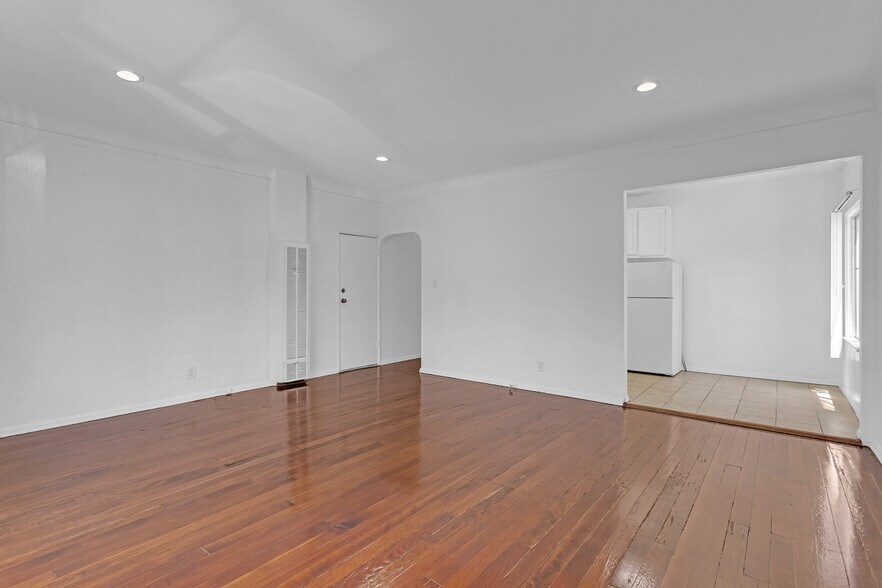 More Photos Of 1534 Winona Blvd, Los Angeles Apartments For Sale