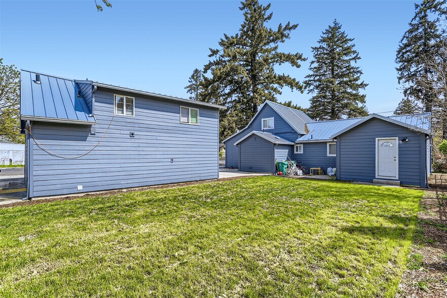 More Photos Of 2305 SE 130th Ave, Portland Apartments For Sale