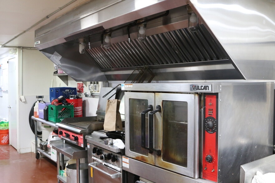 More Photos Of 3101 E Baltimore St, Baltimore General Retail For Sale