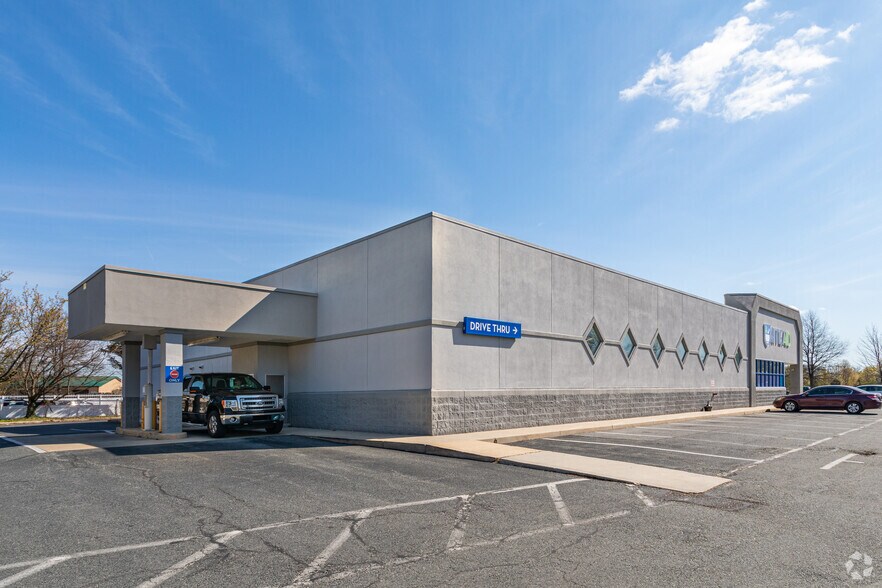 More Photos Of 1580 S Dupont Hwy, Dover General Retail For Lease
