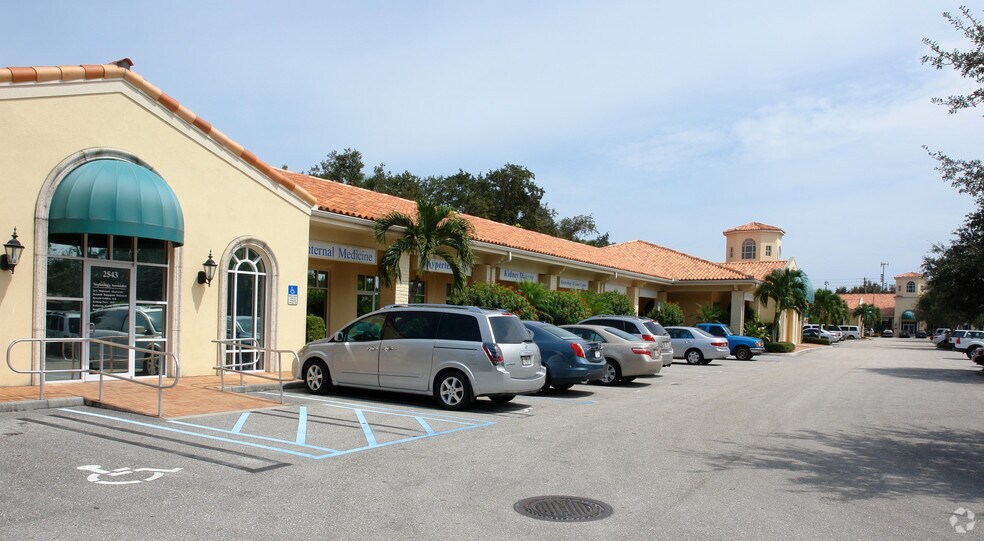 More Photos Of 2501-2543 Burns Rd, Palm Beach Gardens Medical For Lease