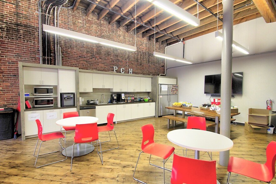 More Photos Of 60-66 Pearl St, Portland Office For Lease