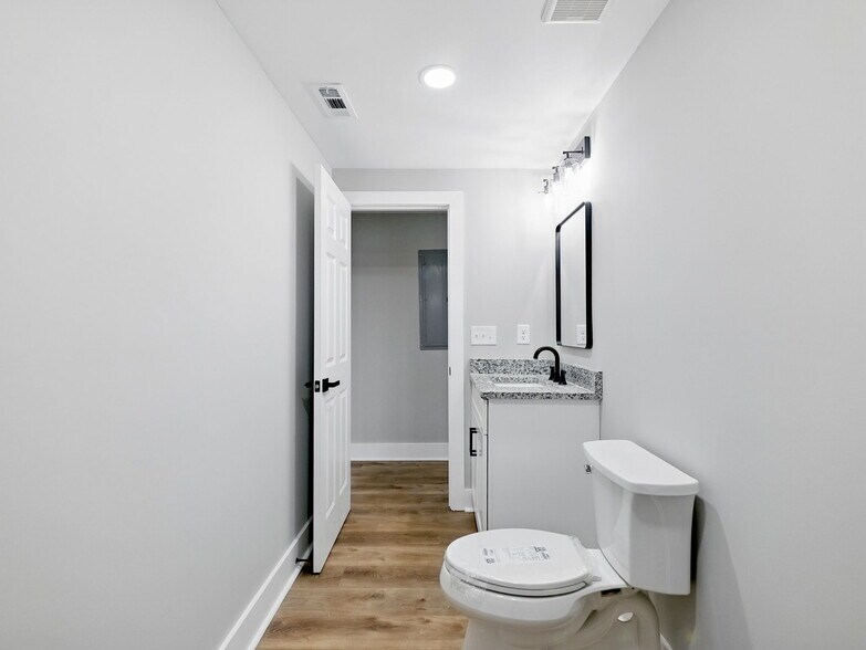 More Photos Of 3473 Atlanta Hwy, Flowery Branch Office For Sale