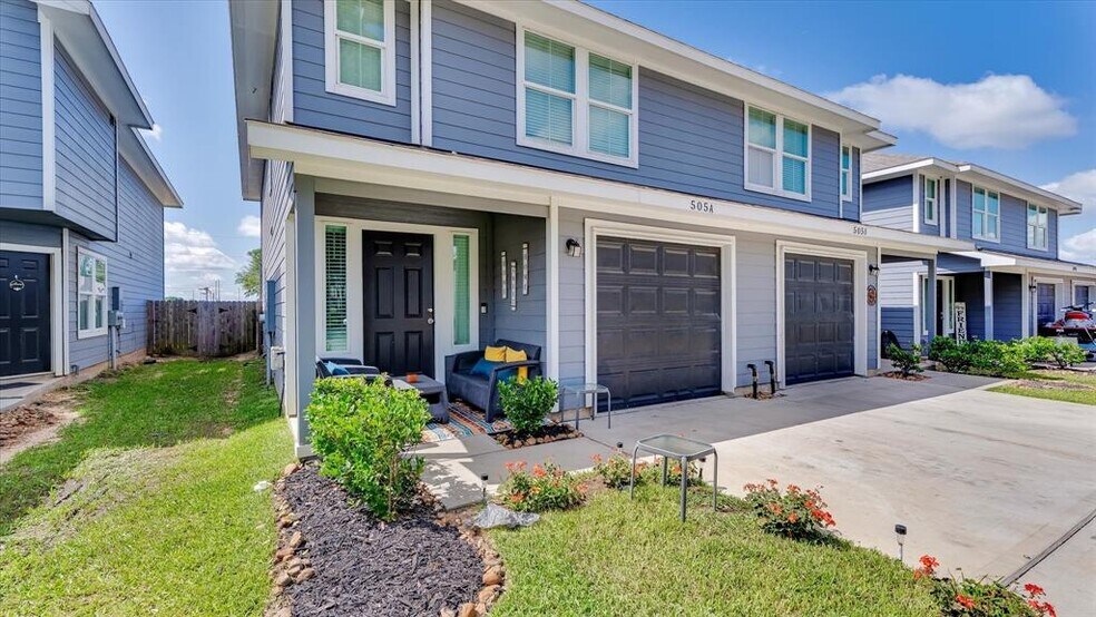 More Photos Of 501 Hines Ave, Willis Apartments For Sale