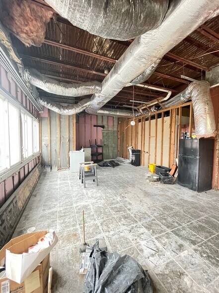 More Photos Of 8 Bank St, New London Apartments For Lease